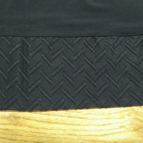 Ellen Tracy 3/4 Sleeve Black Keyhole Top NWT - Picture 8 of 8